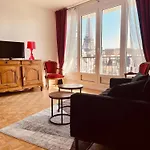 Vue Imprenable Sur La Tour Eiffeil