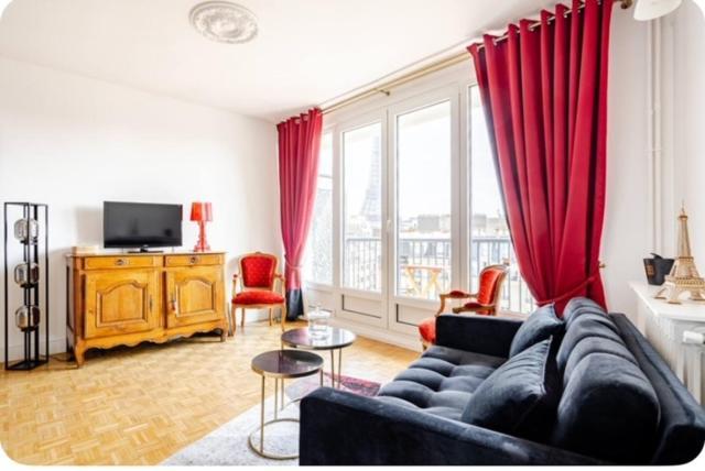 Appartement Vue Imprenable Sur La Tour Eiffeil *